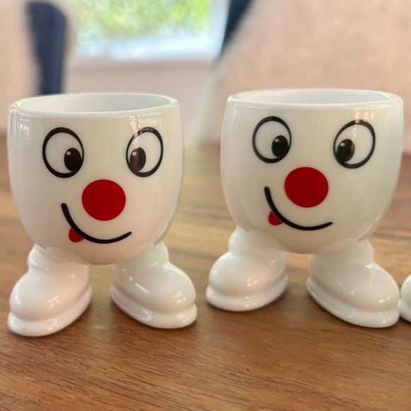 Vintage Arc International France - Happy Face Footed Milk Glass Egg Cup - Picture 2 of 14